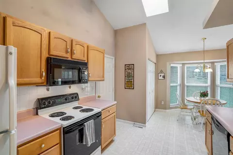 Kitchen - 505 Galway Dr, O'fallon, MO 63366 photo 3 of 7