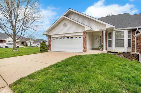 Exterior - 505 Galway Dr, O'fallon, MO 63366 photo 5 of 8