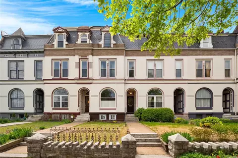 1832 Victor St, Saint Louis, MO 63104