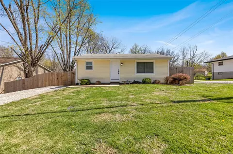 1822 Pine Tree St, Saint Peters, MO 63376