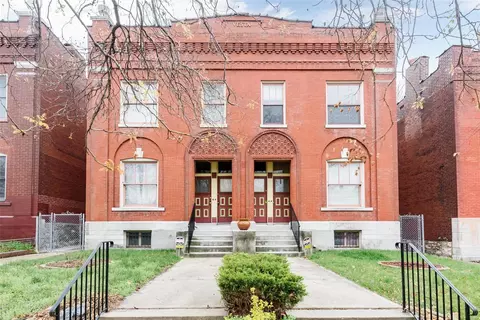 2304 Russell Blvd, Saint Louis, MO 63104