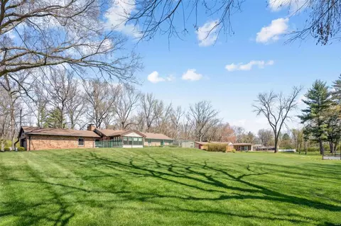 Exterior - 4 Glen Abbey Dr, Frontenac, MO 63131 photo 11 of 18