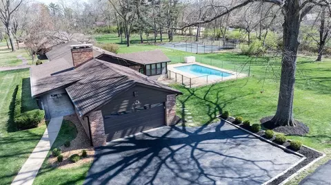 Exterior - 4 Glen Abbey Dr, Frontenac, MO 63131 photo 13 of 18