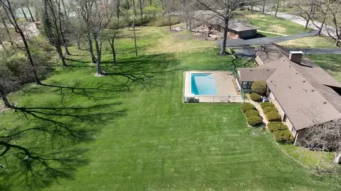 Exterior - 4 Glen Abbey Dr, Frontenac, MO 63131 photo 10 of 18