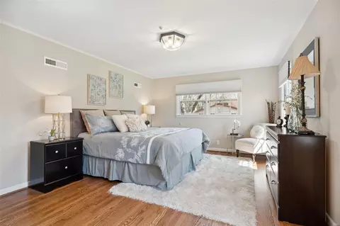 Bedroom - 4 Glen Abbey Dr, Frontenac, MO 63131 photo 1 of 2
