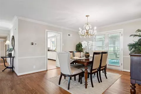 Dining - 4 Glen Abbey Dr, Frontenac, MO 63131 photo 3 of 4