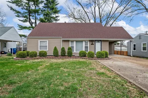 6821 Circleview Dr, Saint Louis, MO 63123