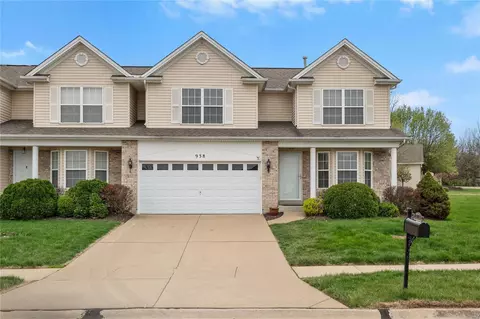 938 Saint Joachim Dr, O'fallon, MO 63366