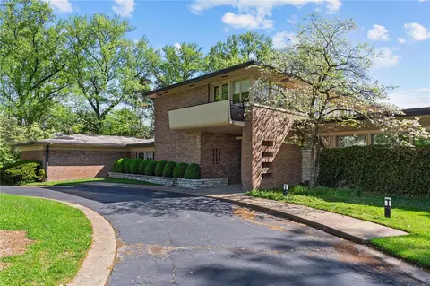 3 Fordyce Ln, Ladue, MO 63124