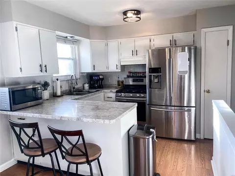 Kitchen - 583 Bridgebend Rd, Manchester, MO 63021 photo 2 of 3