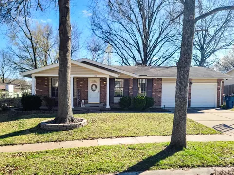 583 Bridgebend Rd, Manchester, MO 63021