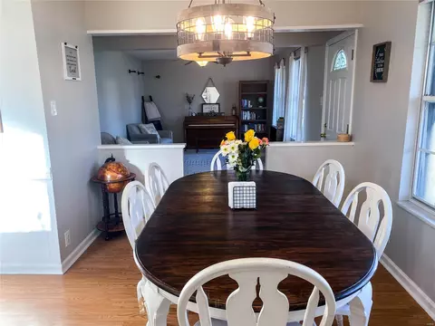 Dining - 583 Bridgebend Rd, Manchester, MO 63021 photo 2 of 3