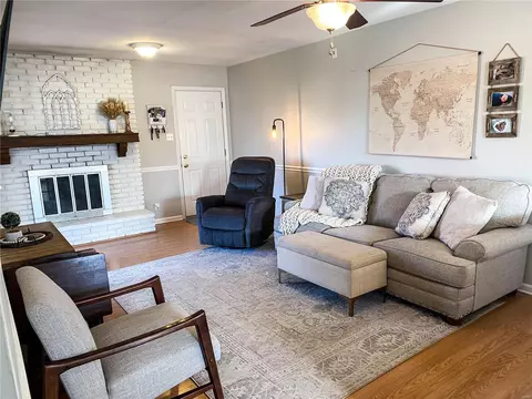Living - 583 Bridgebend Rd, Manchester, MO 63021 photo 1 of 5