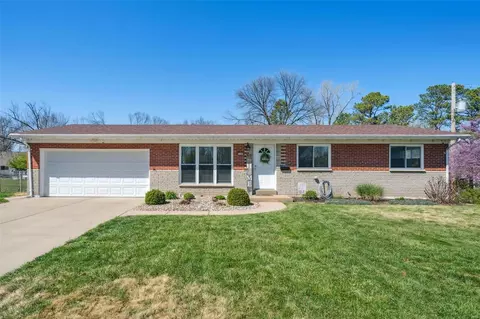 3100 Milissa Ln, Saint Louis, MO 63125