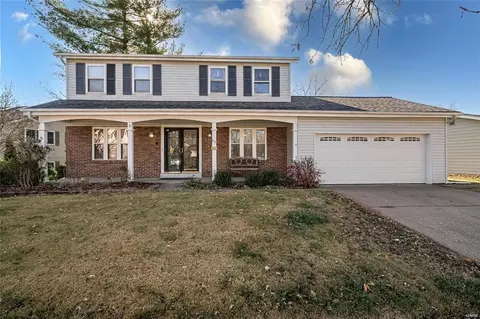 618 Fox Plains Dr, Florissant, MO 63034