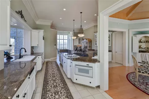 Kitchen - 6 Upper Whitmoor Dr, Weldon Spring, MO 63304 photo 2 of 7