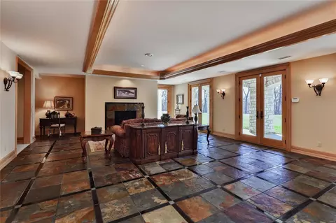 Living - 6 Upper Whitmoor Dr, Weldon Spring, MO 63304 photo 7 of 17