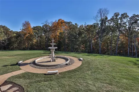 Exterior - 6 Upper Whitmoor Dr, Weldon Spring, MO 63304 photo 4 of 5