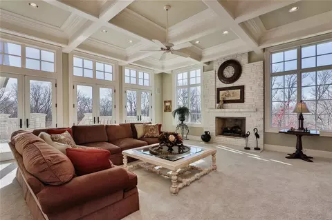 Living - 6 Upper Whitmoor Dr, Weldon Spring, MO 63304 photo 6 of 17