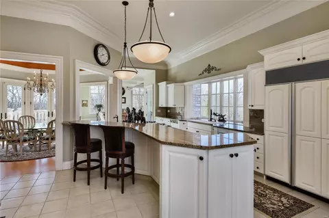 Kitchen - 6 Upper Whitmoor Dr, Weldon Spring, MO 63304 photo 3 of 7
