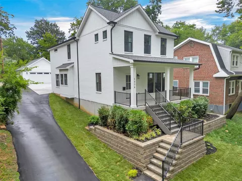 1436 Hawthorne Pl, Saint Louis, MO 63117