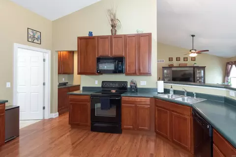Kitchen - 1117 Spring Lilly Ct, High Ridge, MO 63049 photo 3 of 3