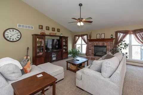 Living - 1117 Spring Lilly Ct, High Ridge, MO 63049 photo 4 of 8