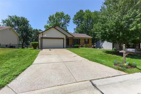 522 Chapparal Dr, O'fallon, MO 63368