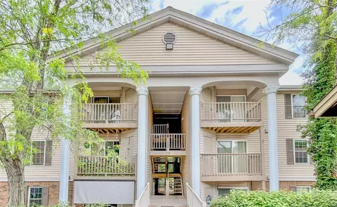 725 Ridgeside Dr #K, Ballwin, MO 63021