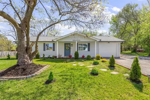1820 Oak Tree St, Saint Peters, MO 63376
