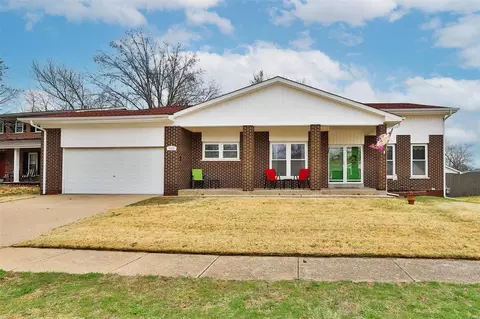 3928 Hirondelle Ln, Florissant, MO 63034