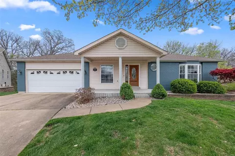 3 Country Knoll Ct, Saint Charles, MO 63303