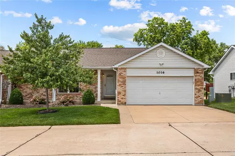 1016 Chapel Hill Dr #7, Saint Peters, MO 63376