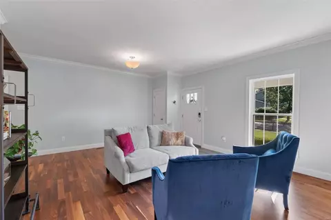 Living - 609 Sulphur Spring Rd, Manchester, MO 63021 photo 6 of 8