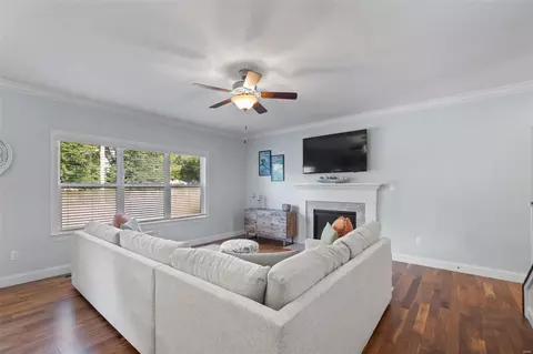 Living - 609 Sulphur Spring Rd, Manchester, MO 63021 photo 3 of 8