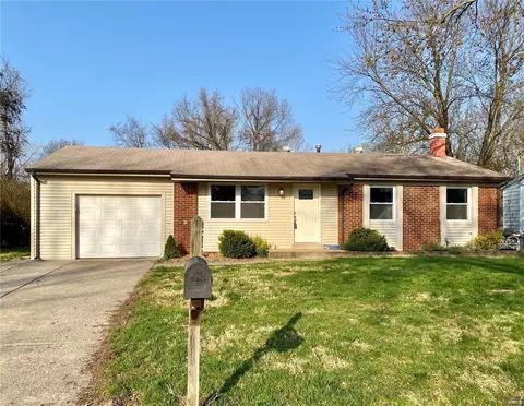 3647 Saint Alban Dr, Saint Charles, MO 63301