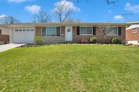 2517 Charann St, Saint Charles, MO 63301
