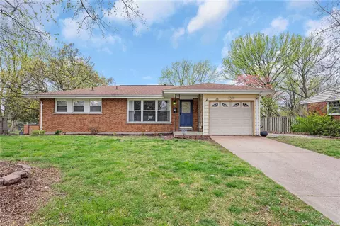23 Tamma Ln, Hazelwood, MO 63042