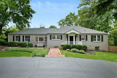 9540 Old Bonhomme Rd, Olivette, MO 63132