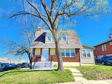 44 Blakemore Pl, Saint Louis, MO 63121