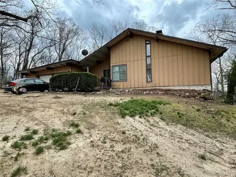 4744 Cliff Forest Dr, Wildwood, MO 63069