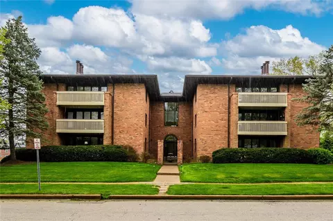 120 W Essex Ave #3C, Saint Louis, MO 63122