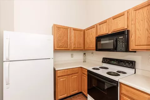 Kitchen - 1609 Forest Springs Ln #C, Ballwin, MO 63021 photo 2 of 3