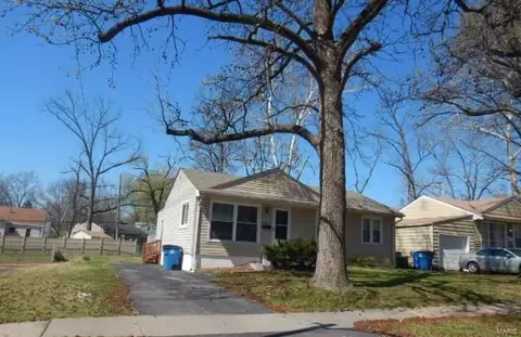 6853 Frostview Ln, Saint Louis, MO 63134