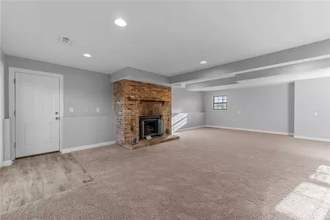 Living - 710 Crestview Dr, O'fallon, MO 63366 photo 2 of 3