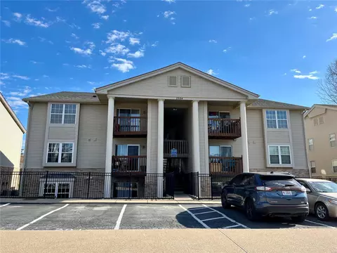 2524 Creve Coeur Mill Rd, Maryland Heights, MO 63043
