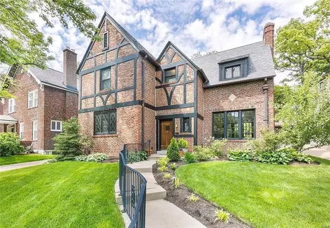 7471 Kingsbury Blvd, Saint Louis, MO 63130