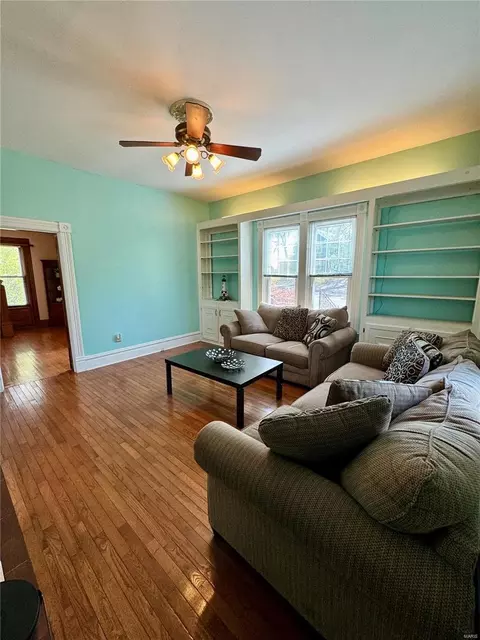Living - 229 Hereford Ave, Ferguson, MO 63135 photo 3 of 4