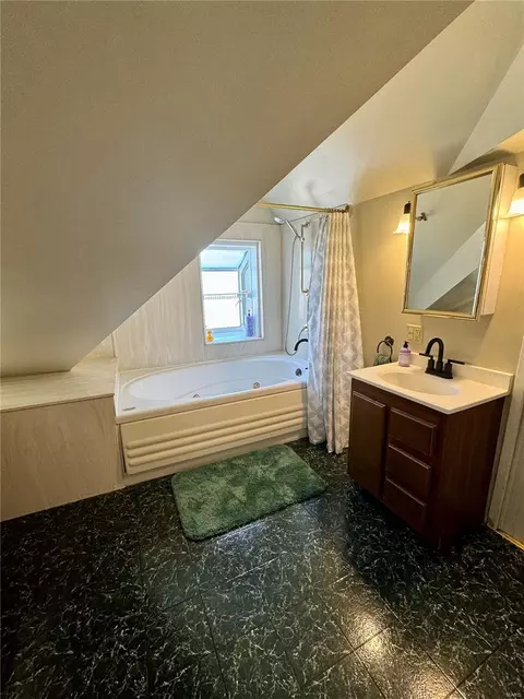 Bath - 229 Hereford Ave, Ferguson, MO 63135 photo 4 of 5