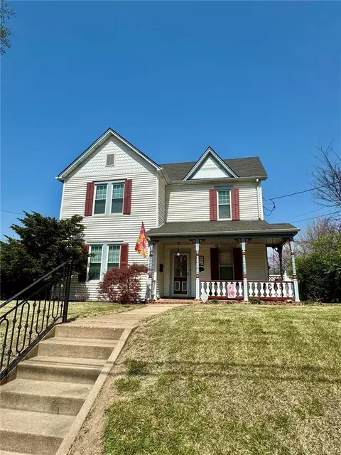 Exterior - 229 Hereford Ave, Ferguson, MO 63135 photo 2 of 13